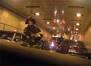 Photo The MEMO 9/11 blogA photo submitted to the Make History website shows NYC firefighter Gary R. Box rushing in Brooklyn-Battery Tunnel.