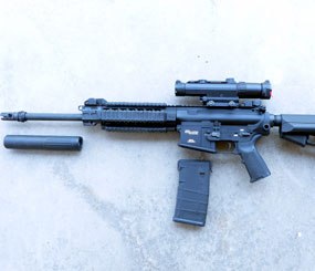 In addition to the included Magpul magazines, the 716 comes with the Magpul MIAD pistol grip and ACS buttstock.