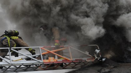 Vertical ventilation: A firefighter’s ladder-to-roof guide