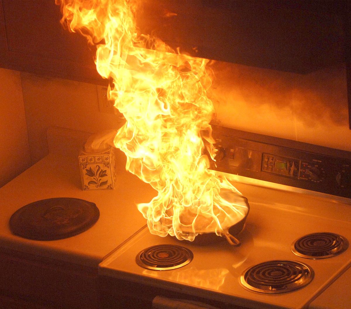 How To Put Out A Kitchen Fire