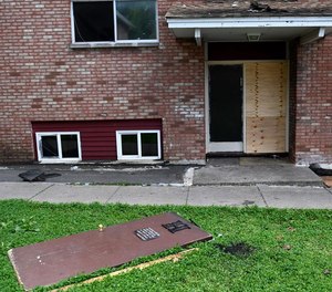 Fifteen people were rescued by the Syracuse Fire Department after a fire broke out in an apartment complex.