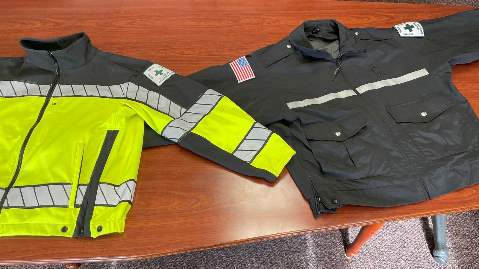 Registrering træk uld over øjnene Tradition Potential terrorist': Migrant wearing N.Y. county ambulance jacket caught  by border patrol