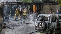 3 Ga. firefighters suffer burns at house fire