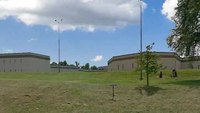 Ky. inmate  dies after jumping out of a moving vehicle during jail transport