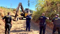 Watch: Ore. LEOs follow excavator on foot to arrest wanted suspect