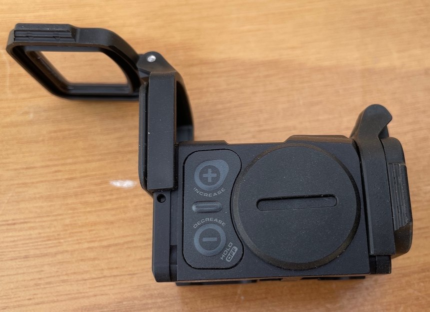 For carbine mounting, clear lens covers can be slipped onto the front and back of the device.