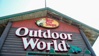 Video: Knife-wielding suspect charges LEOs outside Bass Pro Shops, is killed