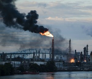 Federal investigators say an aging, failed elbow pipe appears to be the cause of the June fire and subsequent explosions that left five people with minor injuries and destroyed part of the processing unit at the largest oil refinery on the East Coast.