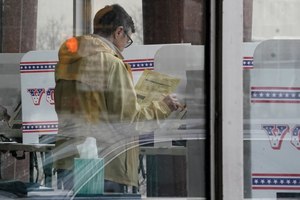 At least 13 states have postponed voting and more delays are possible as health officials warn that social distancing and other measures to contain the virus might be in place for weeks, if not months. Image: AP Photo/Morry Gash