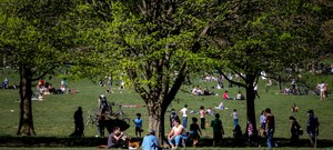 People leave home for the outdoors as the temperature hovered around 70 degrees, even as the stay-at-home order remained in effect with Governor Andrew Cuomo warning that any change in behavior could reignite the spread of coronavirus, Saturday, May 2, 2020, in Brooklyn's Prospect Park in New York. Image: AP Photo/Bebeto Matthews