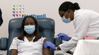 Healthcare workers across US start getting COVID-19 vaccine