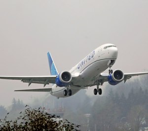 An off-duty EMT who performed CPR on a man who died from COVID-19 on a United Airlines flight last week recounted the experience in interviews this week.