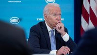 Biden raising federal firefighter pay to fight wildfires