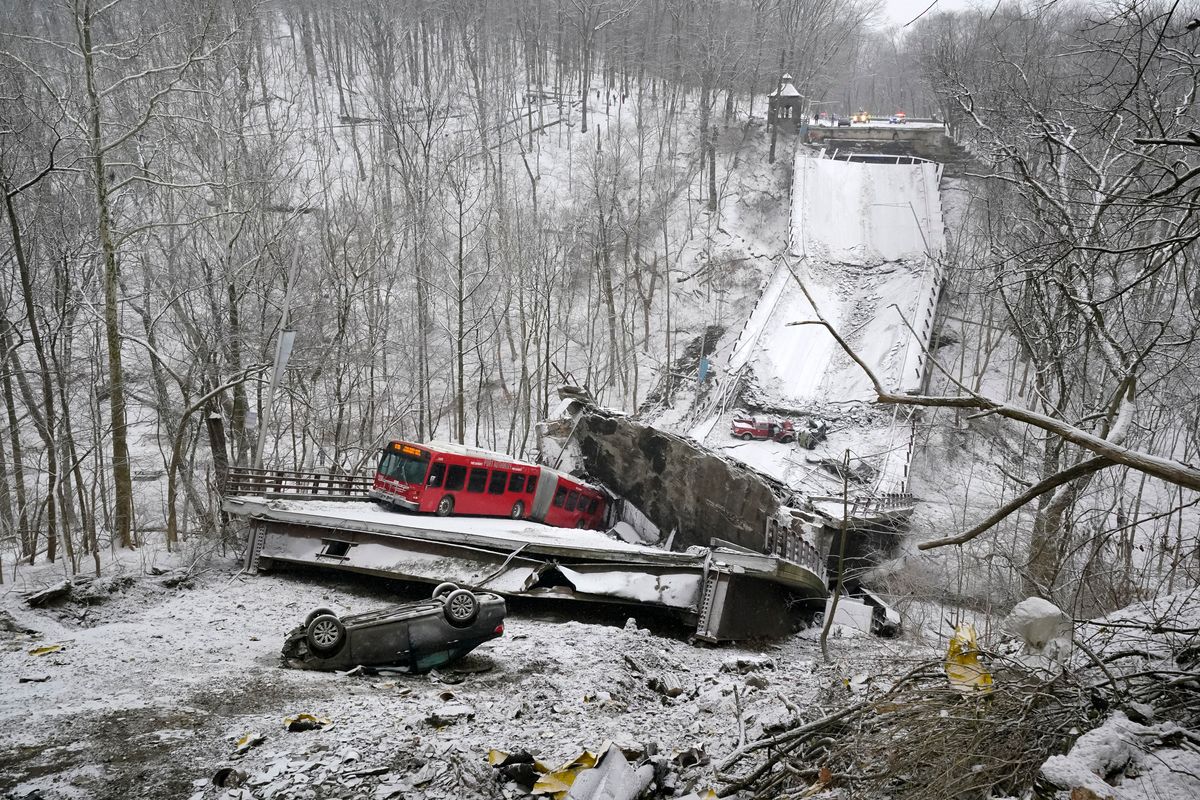 Rescue Crews Rappel 150 Feet To Assist Pittsburgh Bridge Collapse Victims   AP22028508800312 