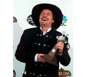 Country music singer and songwriter Jeff Carson, who scored hits before becoming a police officer in Franklin, Tennessee, died of a heart attack on Sunday, March 27.