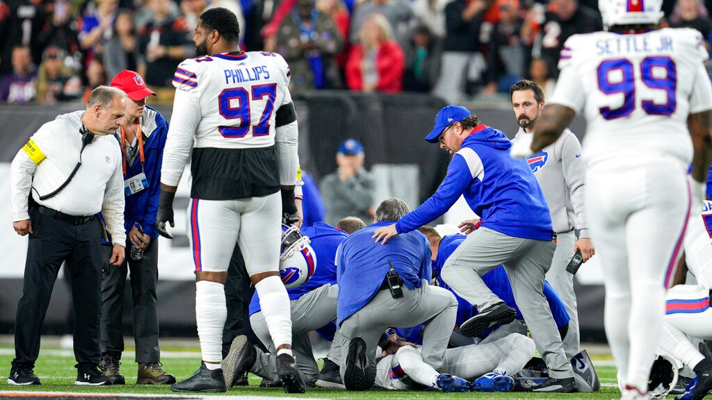 Damar Hamlin honored at first Buffalo Bills game since his cardiac arrest
