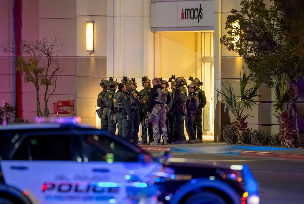 Chief: Off-duty police officer took down suspect in El Paso mall shooting