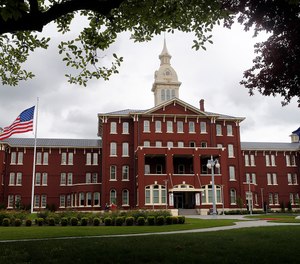 The Oregon State Hospital is seen in Salem, Ore., on May 24, 2013. A federal judge has ruled, Monday, Aug. 29, 2022 that the Oregon State Hospital must limit the amount of time it can hold patients charged with crimes, in a bid to create space at the overcrowded hospital for criminal defendants who need mental health treatment but are housed in jails. (Paul Carter/The Register-Guard via AP, File)