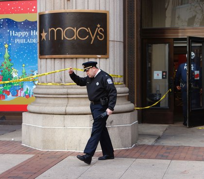 1 security guard killed, 1 stabbed in the face while confronting suspected burglar at Philly Macy's