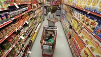 FF/EMT's son uses heimlich maneuver to save supermarket employee