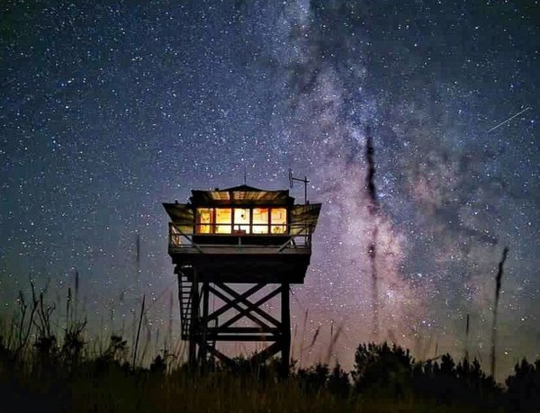 TikToker shares the lonely, rugged life of a wildfire lookout