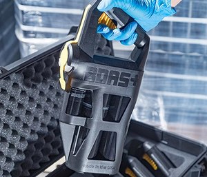 The BDAS+ handheld unit from Decon7 Systems automatically mixes and delivers the D7 decontamination solution to break down contaminants including soot and formaldehyde, as well as bacteria, viruses and narcotics.