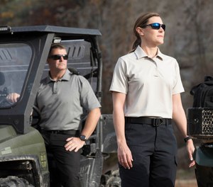 The EdgeTec Polo has built-in odor and moisture protection, and the material is snag- and pill-resistant to stay sharp-looking for a long time.