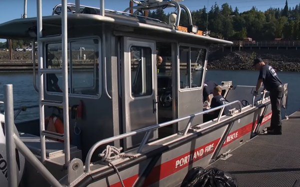 Ore. man steals fire boat, travels over 40 miles to Wash.