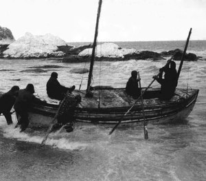 Launch of the James Caird from the shore of Elephant Island.