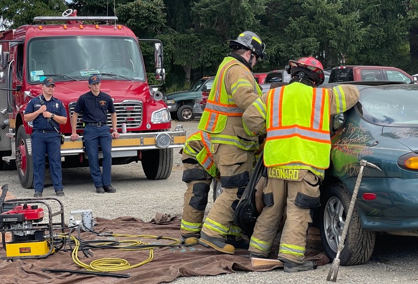 Show your members that you are not above doing the dirty work, and that you are also one of them. Nobody likes an officer who hides behind a screen all shift.