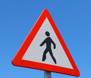 Follow these tips to avoid an ambulance-pedestrian collision