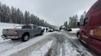 Nearly 100 vehicles involved in pileup on Ore. interstate