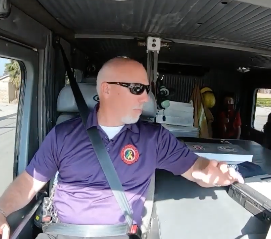 Video: Firefighters in Fire Trucks Getting Ice Cream – Jeff Dill