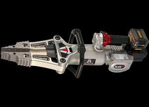 The battery automatically changes voltages when you change tools.