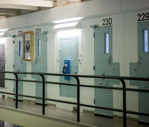 Even as the state Department of Correction significantly expands COVID-19 testing of incarcerated people, agency employees say that deep concerns persist about adequate social distancing and medical staffing in Connecticut prisons and jails. (Photo/Lauren Schneiderman of Hartford Courant via TNS)