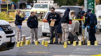 N.Y. officers fatally shoot parolee brandishing gun on busy Manhattan street