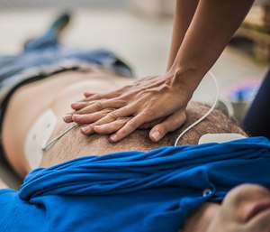 To improve cardiac arrest survival, doctors and emergency workers around the world are collecting better data, measuring performance and examining ways to expand the use of CPR by bystanders.