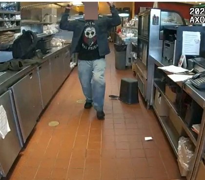 Body camera video shows knife-wielding man charge at Tenn. officers before fatal OIS
