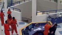 Video: Ore. inmate attacks deputy