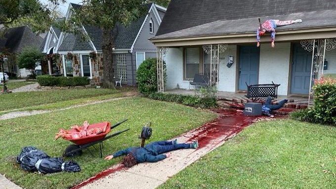 Man\'s gory Halloween display prompts multiple police calls
