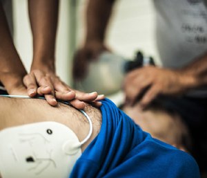 A recent study found that response times for cardiac arrest calls are longer in low-income areas. (Photo/MedlinePlus.gov)