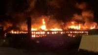 Video: NY FFs battle massive fire at abandoned mall