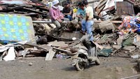 At least 58 dead as flood, avalanche destroys Colombian town 