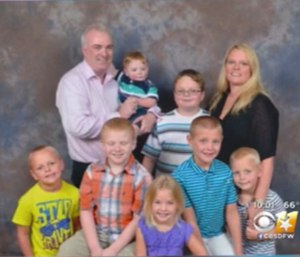 Capt. Peter Hacking and his family. (Photo courtesy CBS DFW)