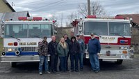 Burned out of their building, Ill. FFs receive gift of 2 fire engines