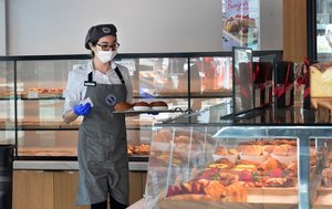 People still need baked goods even during a lockdown. Image: Frederic Brown/AFP via Getty Images