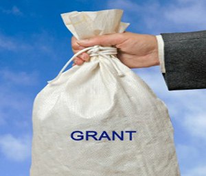 Learn how to win a grant with these four tips.
