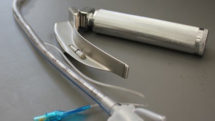 endotracheal intubation equipment