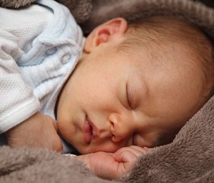 Follow these tips to smoothly and efficiently obtain an infant rectal temperature.