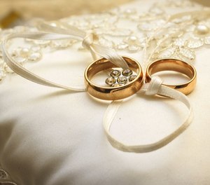 A firefighter and an EMT tied the knot at the Evansdale Community Response Center. (Photo/ Pixabay)